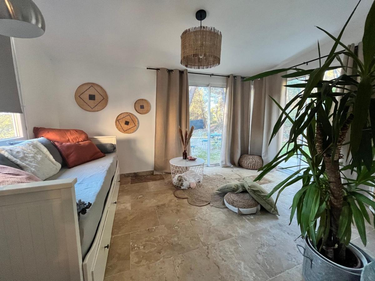 Maison Provencale Au Calme De La Campagne Avec Jacuzzi Αιξ-αν-Προβάνς Εξωτερικό φωτογραφία