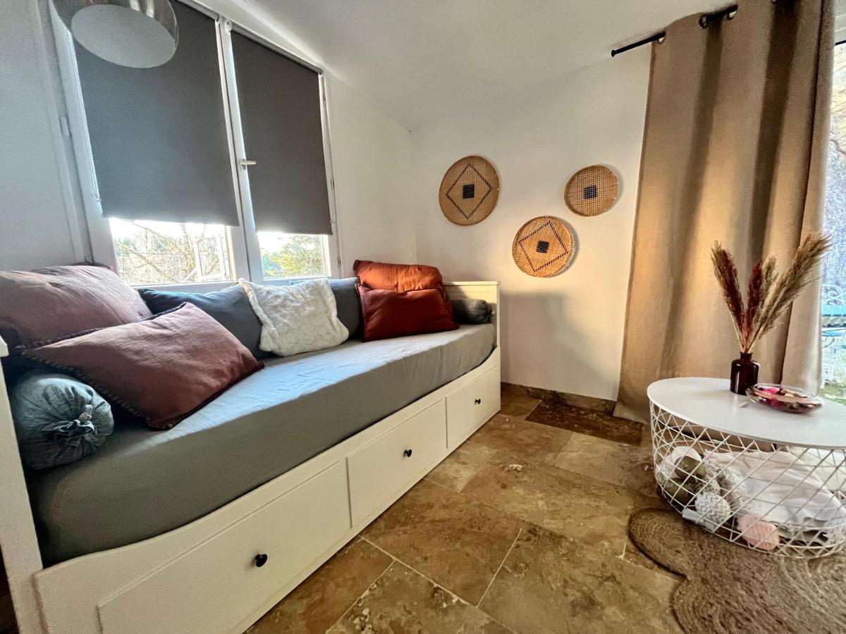 Maison Provencale Au Calme De La Campagne Avec Jacuzzi Αιξ-αν-Προβάνς Εξωτερικό φωτογραφία