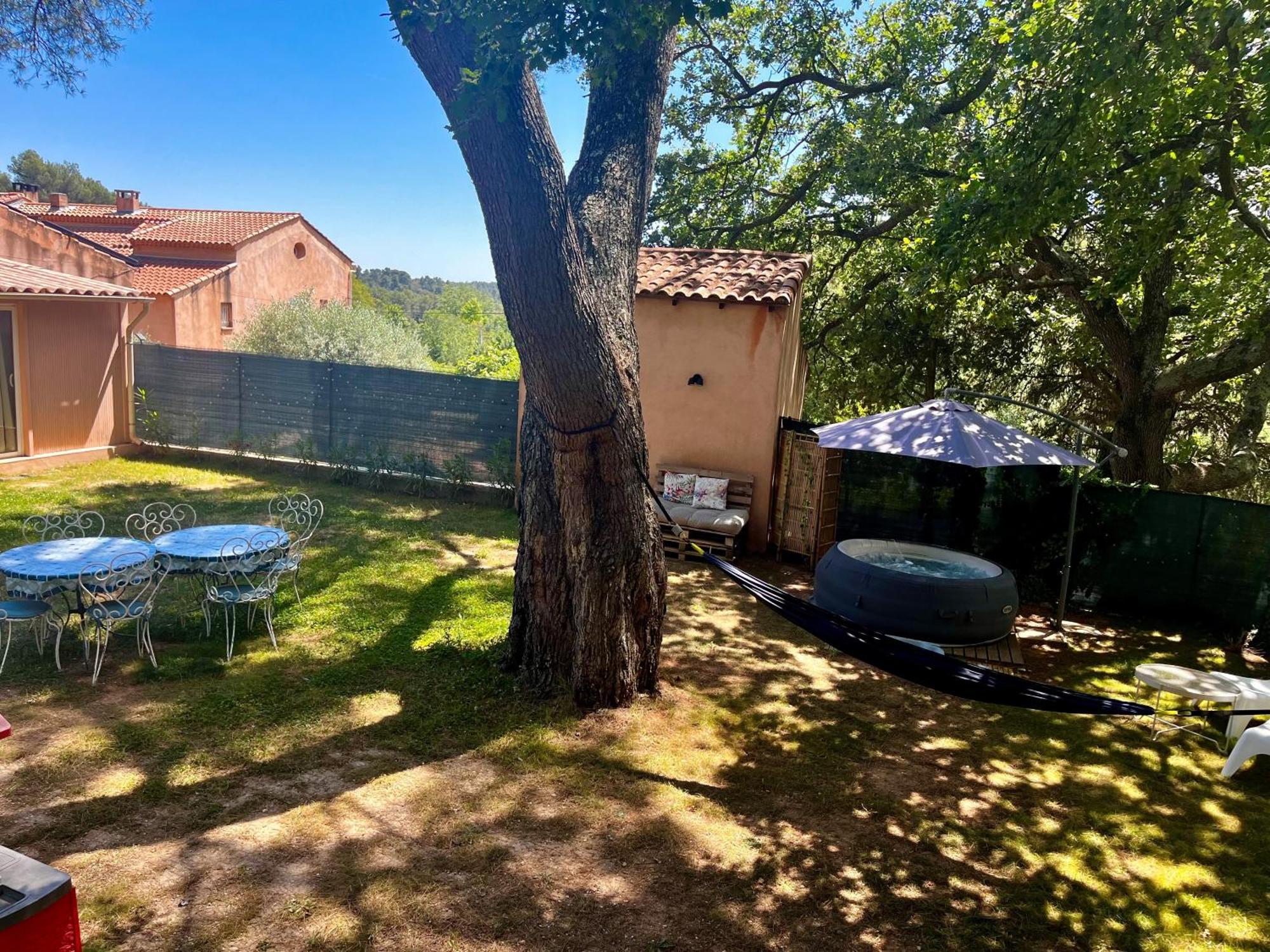 Maison Provencale Au Calme De La Campagne Avec Jacuzzi Αιξ-αν-Προβάνς Εξωτερικό φωτογραφία