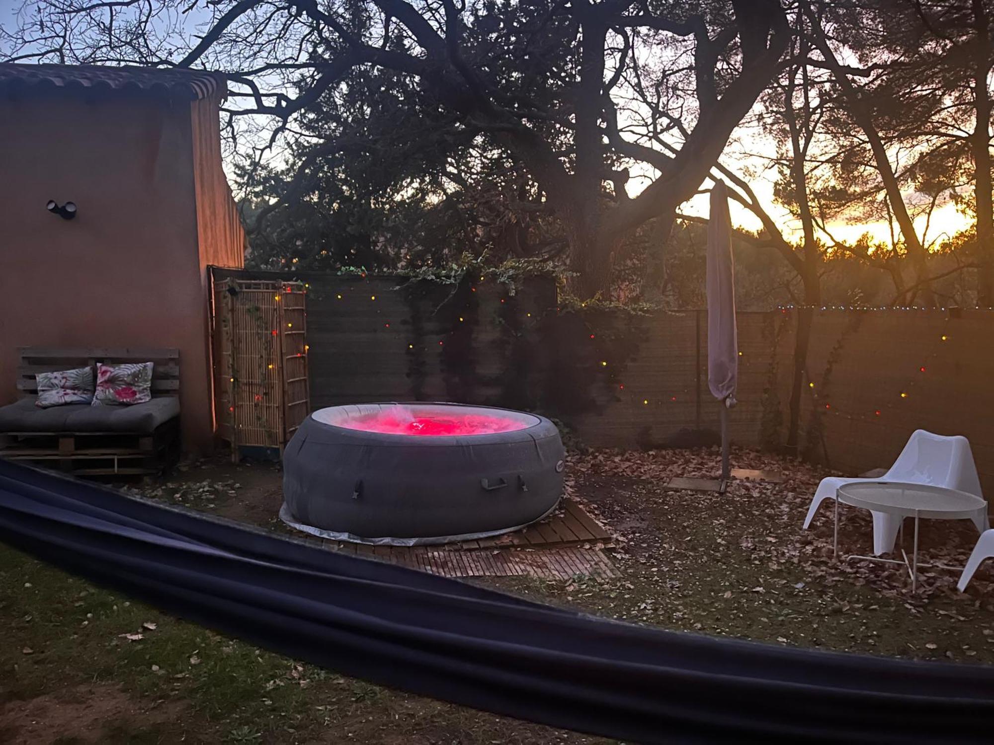 Maison Provencale Au Calme De La Campagne Avec Jacuzzi Αιξ-αν-Προβάνς Εξωτερικό φωτογραφία